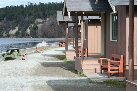 cama beach cabins.